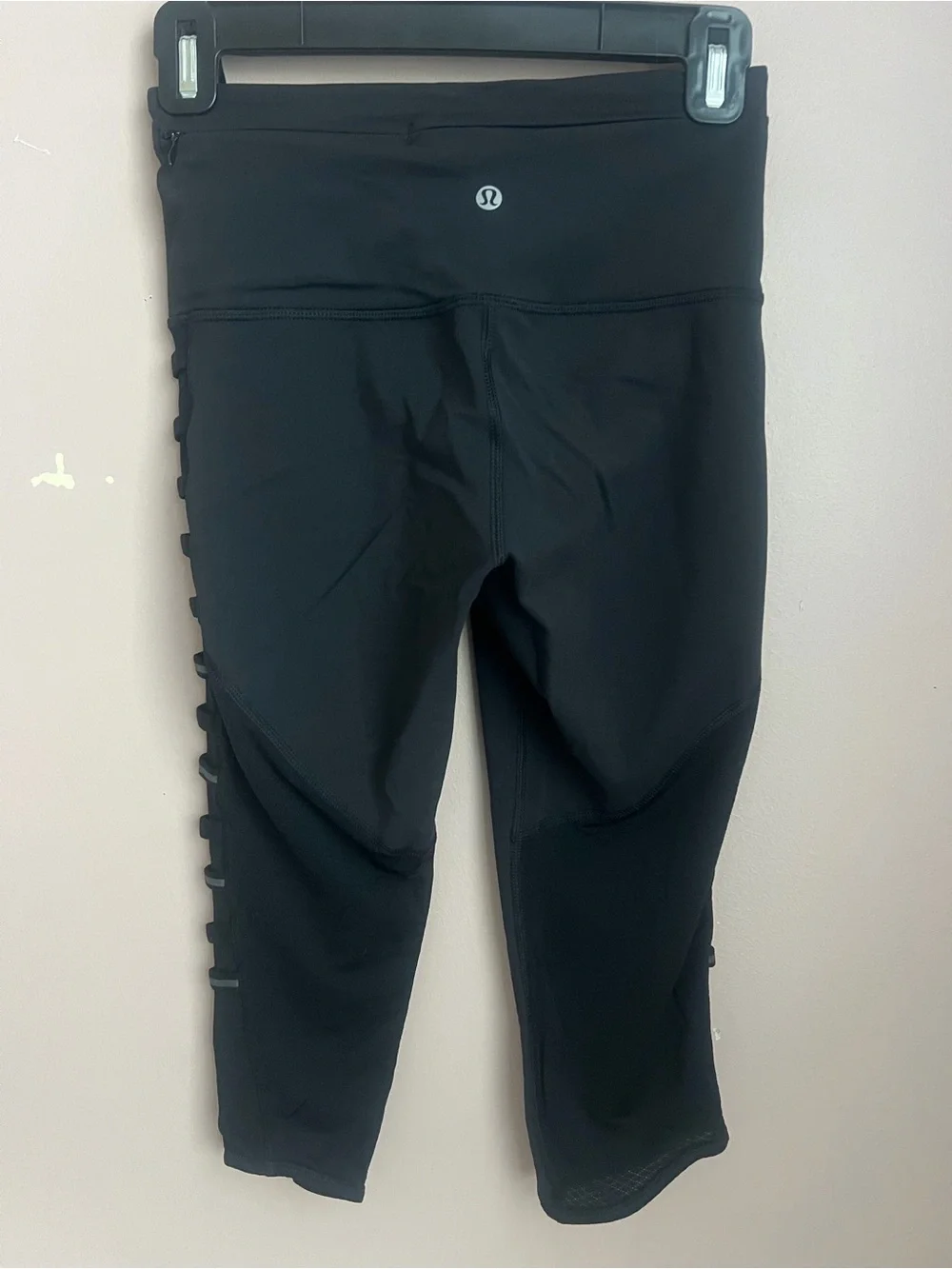 lululemon athletica Black Strappy Side Crop Capri Leggings